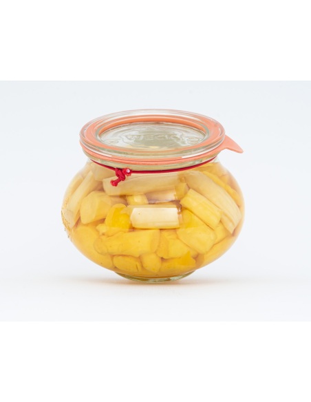 Pernumia asparagus in oil with saffron pistils