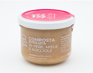 Composta di pere, miele e nocciole
